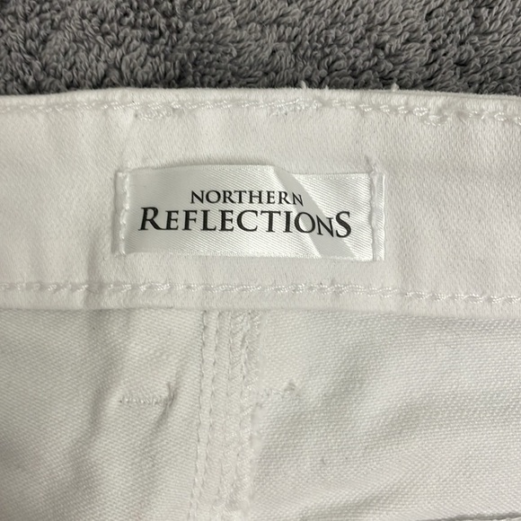 NWT Northern Reflections White Crop Wide Leg Ankle Pants with Tan Buttons Size 4 - Picture 6 of 7